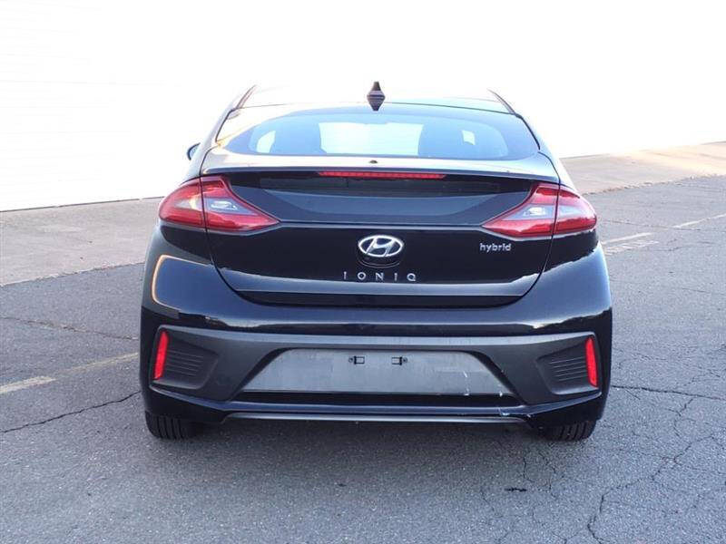 2017 Hyundai Ioniq SEL photo 5