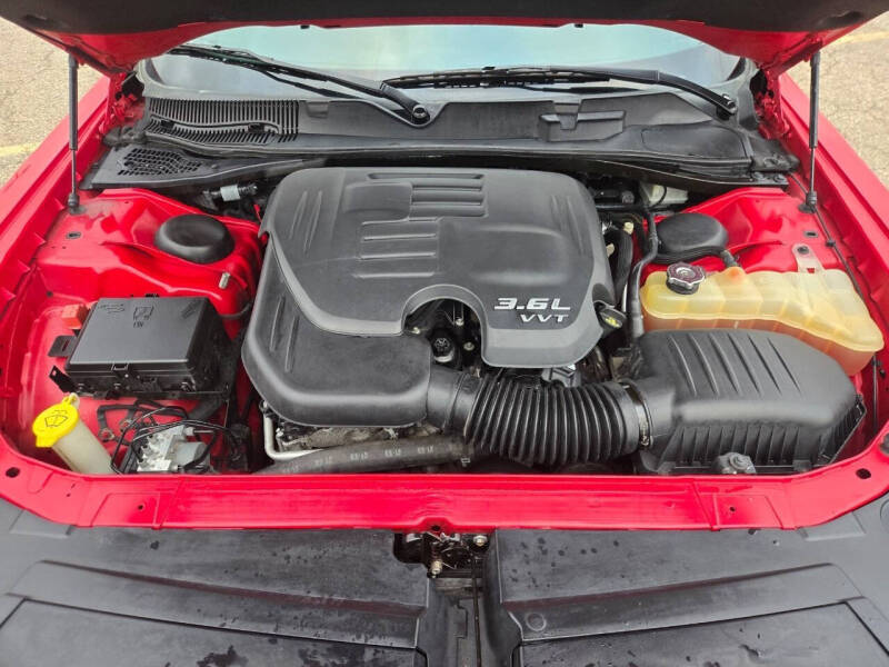 2016 Dodge Challenger SXT Plus