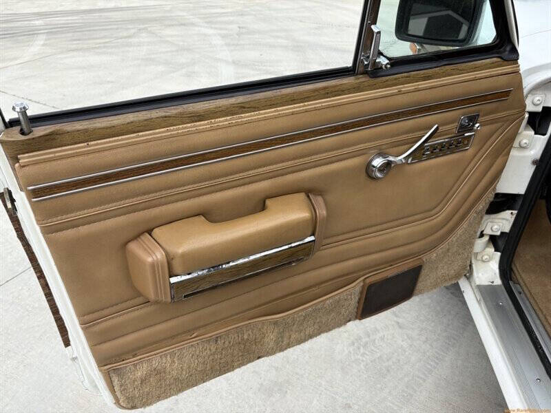 1988 Jeep Grand Wagoneer