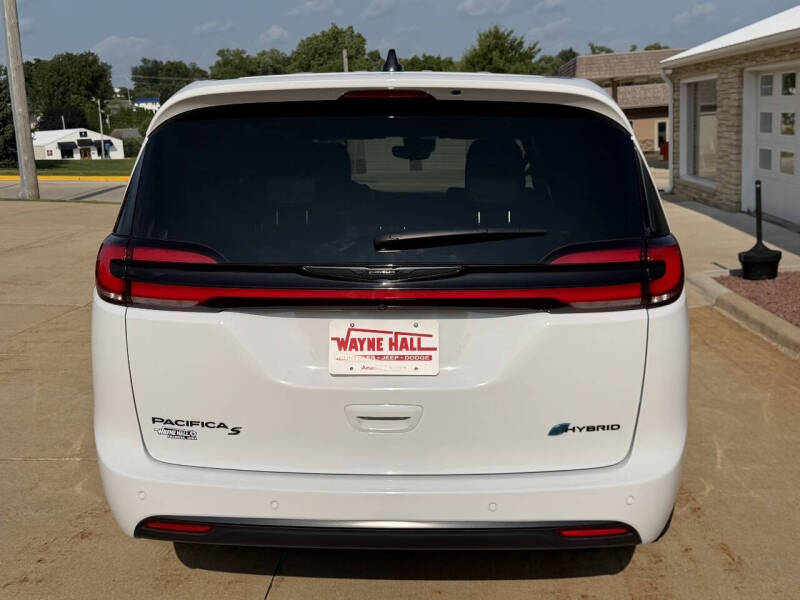 2024 Chrysler Pacifica Plug-In Hybrid Premium S Appearance