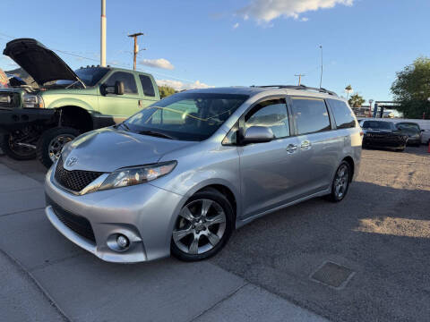 2014 Toyota Sienna SE 8-Passenger