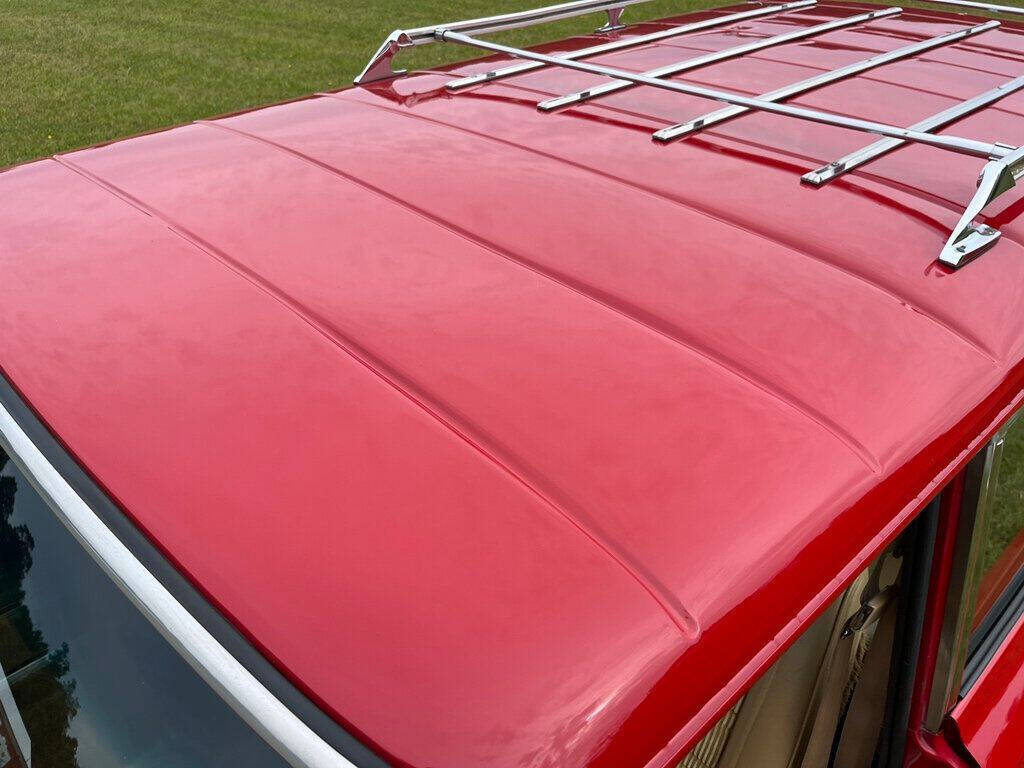 1987 Jeep Grand Wagoneer 52
