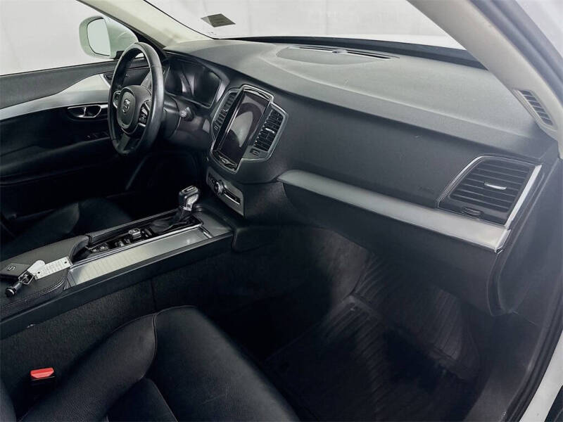 2016 Volvo XC90 T5 Momentum