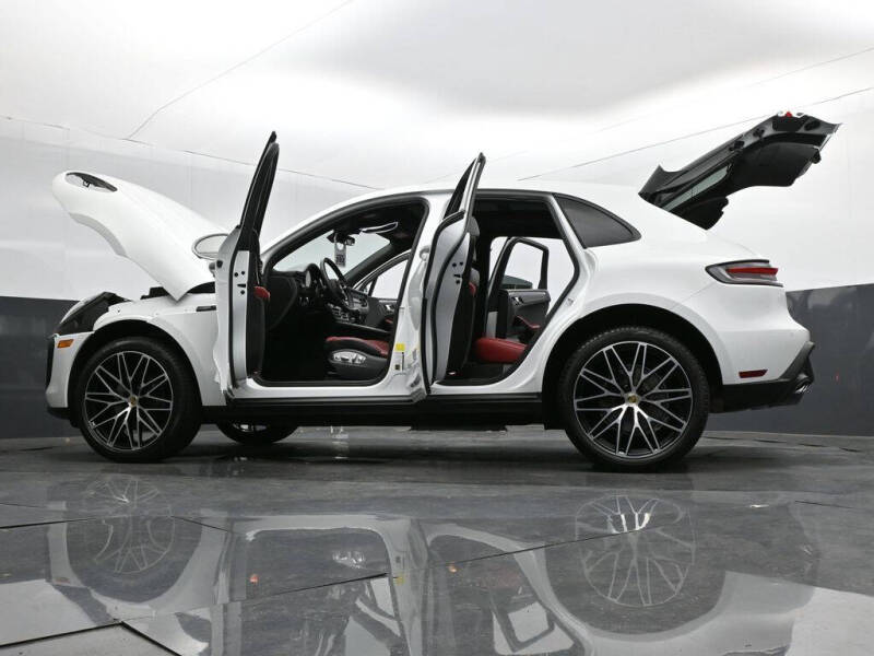 2025 Porsche Macan
