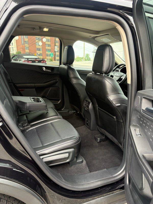 2020 Ford Escape Titanium