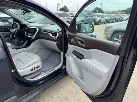 2017 GMC Acadia SLT-1