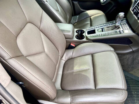 2015 Porsche Macan Turbo