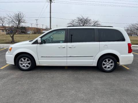 2012 Chrysler Town and Country for sale at Des Plaines Auto Works in Des Plaines IL