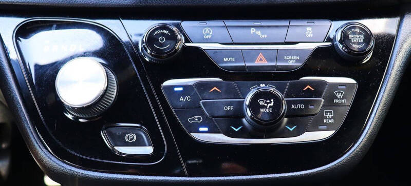 2020 Chrysler Pacifica Touring