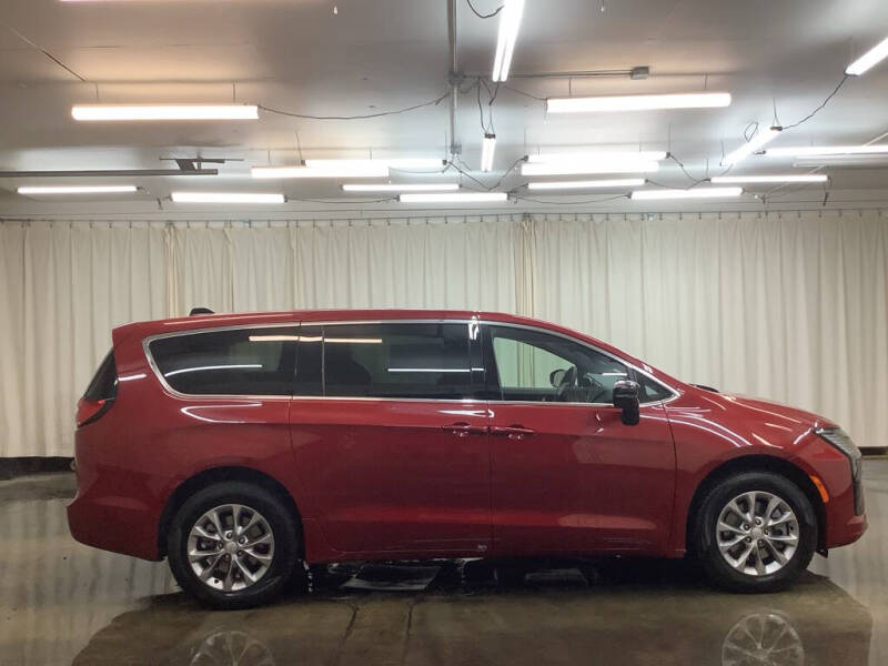 2027 Chrysler Pacifica Limited