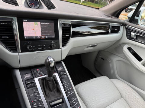 2017 Porsche Macan S