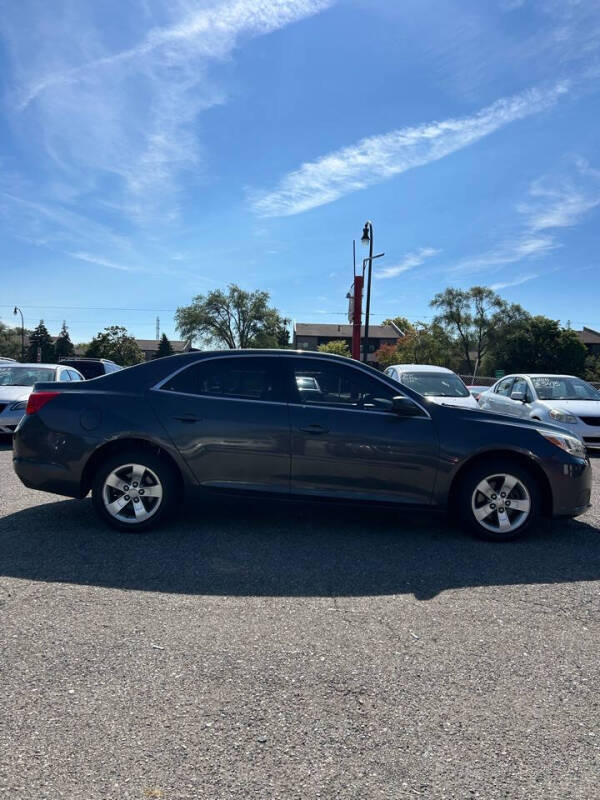 2013 Chevrolet Malibu 1LS photo 9