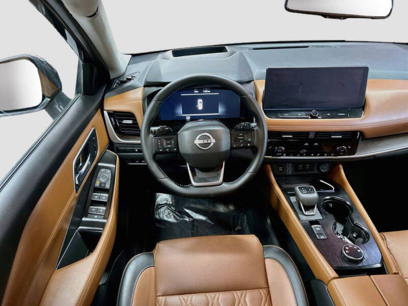 2025 Nissan Rogue Platinum