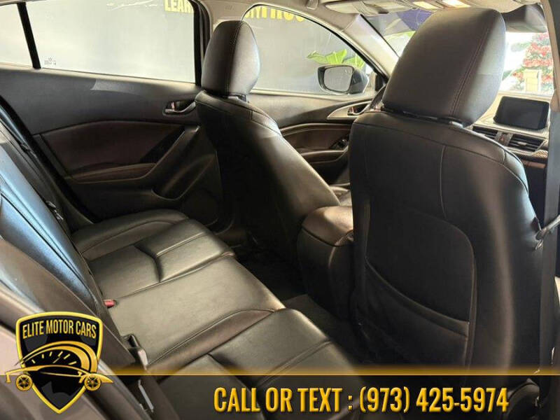 2018 Mazda MAZDA3 Touring