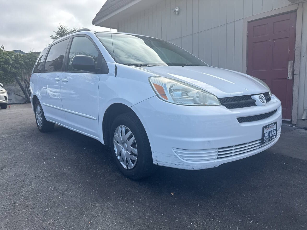 Off white 2004 Toyota Sienna CE 7 Passenger CE 7-Passenger 4dr Mini-Van 2