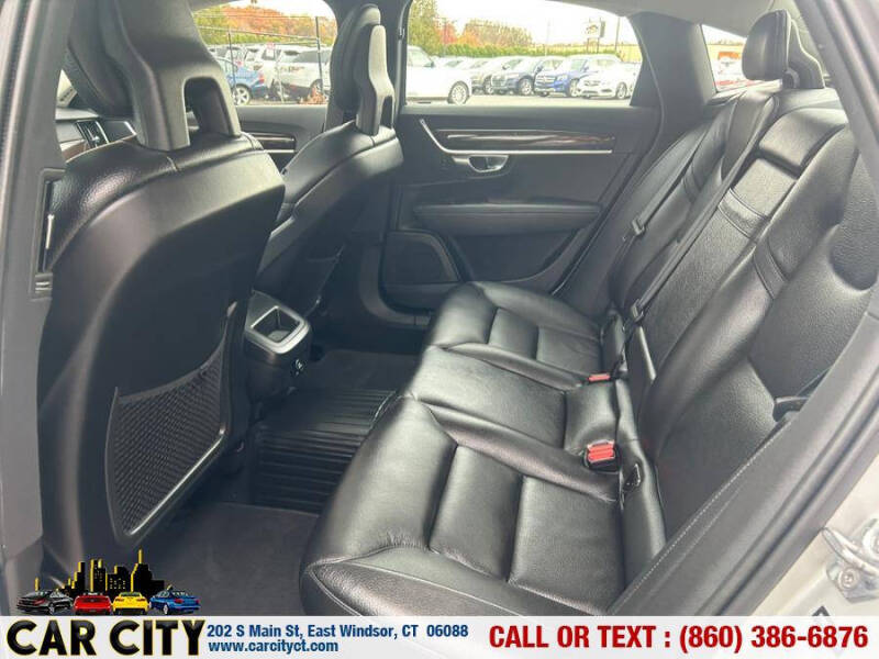 2017 Volvo S90 T6 Momentum