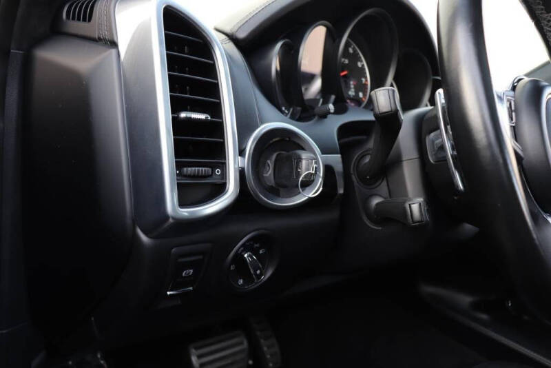 2017 Porsche Cayenne GTS