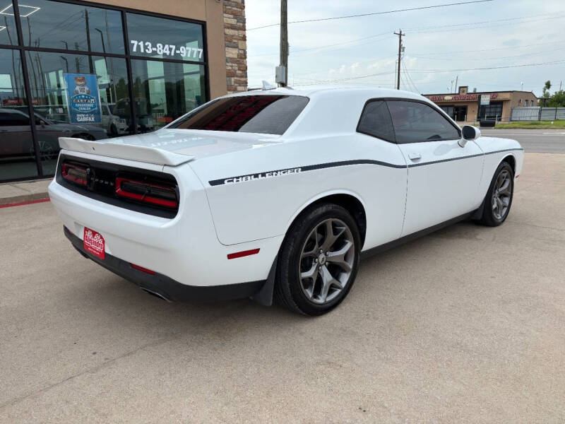 2017 Dodge Challenger SXT