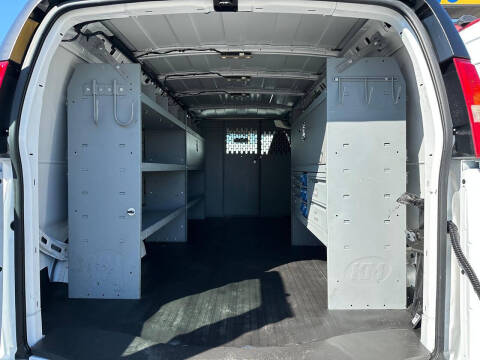 2022 Chevrolet Express 2500