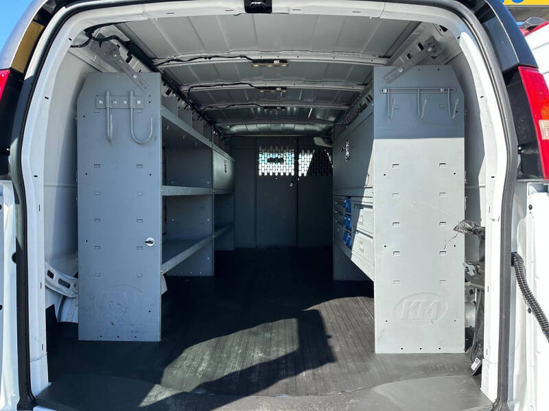 2022 Chevrolet Express 2500