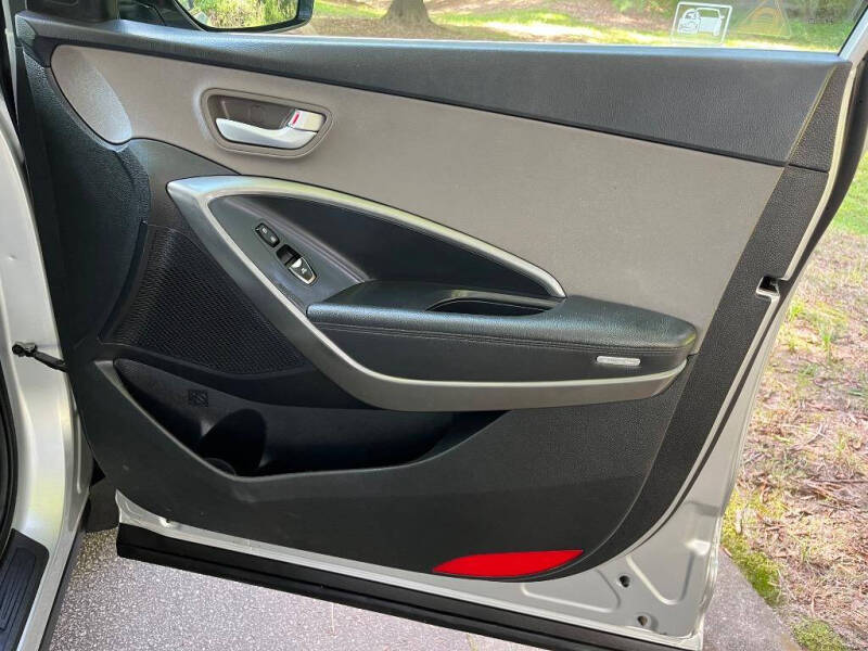 2017 Hyundai Santa Fe SE