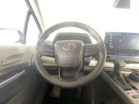 2023 Toyota Sienna LE 8-Passenger