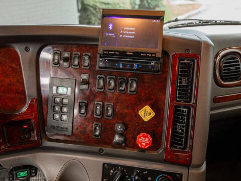 2018 Freightliner M2 106