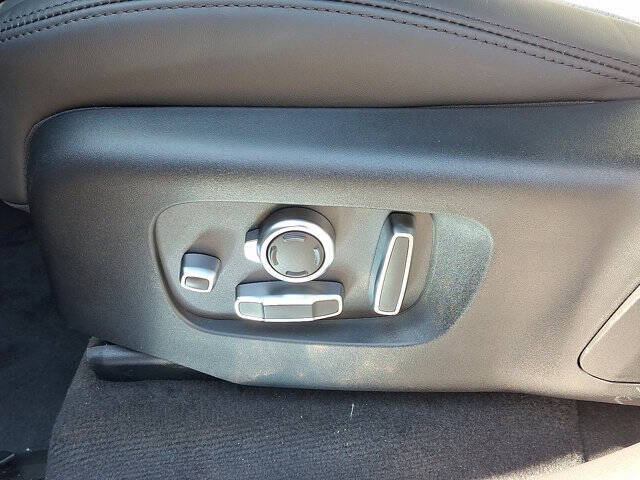 2026 Land Rover Range Rover Velar P400 Autobiography