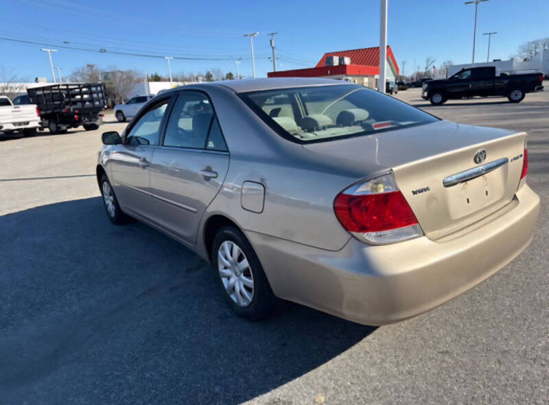 2005 Toyota Camry LE