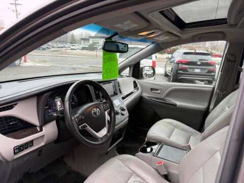 2016 Toyota Sienna XLE 8-Passenger