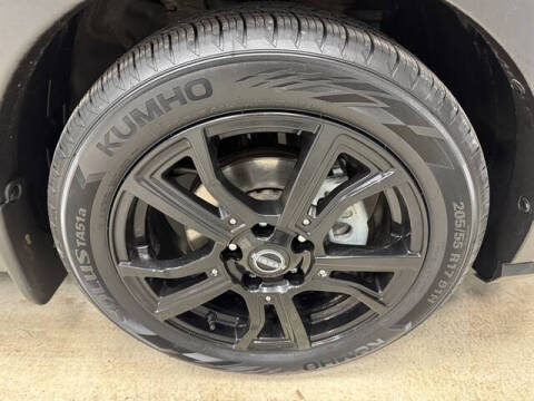 2022 Nissan Kicks SR