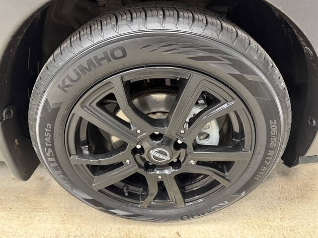 2022 Nissan Kicks SR