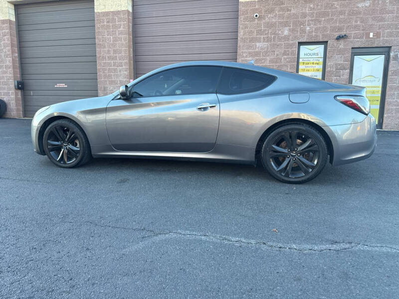 2010 Hyundai Genesis Coupe 2.0T Premium