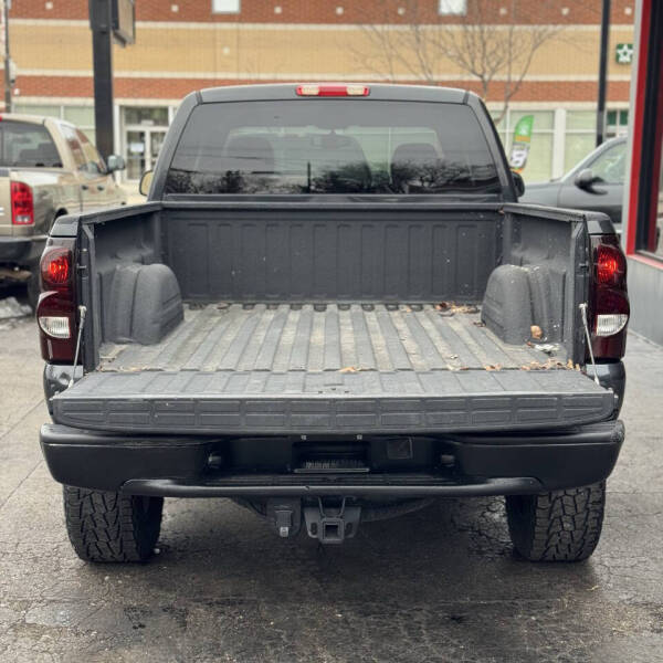 2004 Chevrolet Silverado 1500 LS