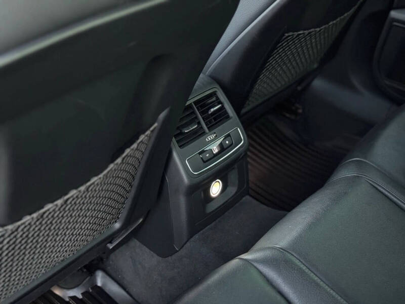 2017 Audi A4 2.0T quattro Premium Plus