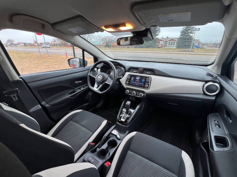 2022 Nissan Versa SV