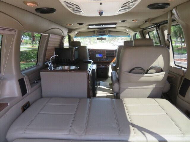 2017 GMC Savana 2500