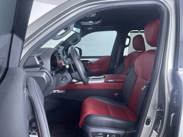 2024 Lexus LX 600 F SPORT Handling