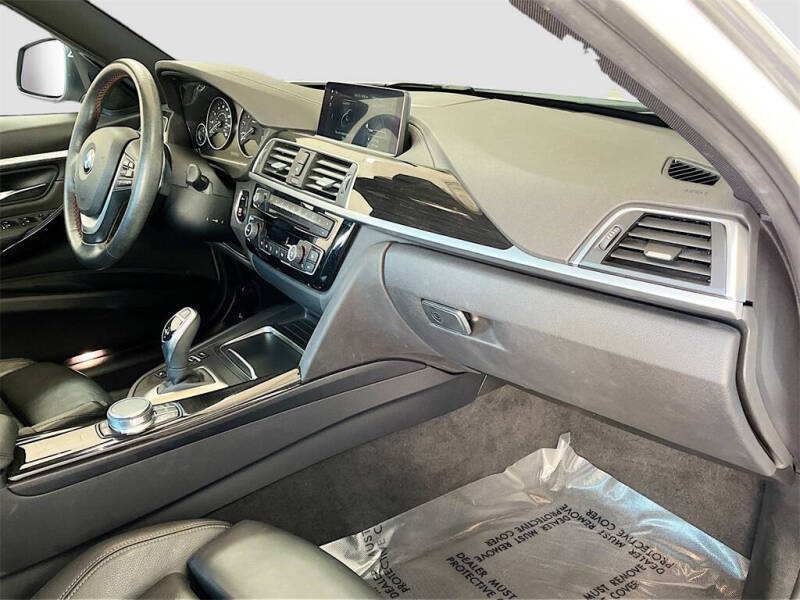 2018 BMW 3 Series 330i xDrive