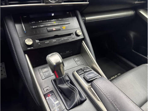 2017 Lexus IS 200t