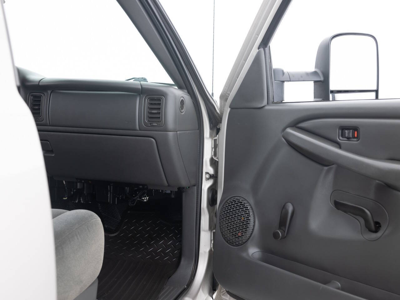 Used Car 2006 Chevrolet Silverado 2500hd  Work Truck 4dr Crew Cab Lb For Sale Under $30,000 In Coal City, Illinois