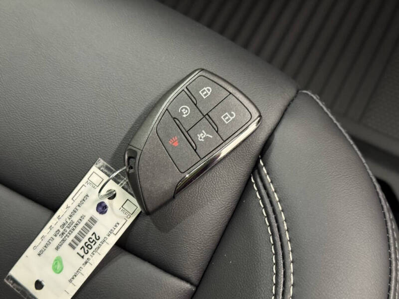 2025 GMC Acadia Elevation