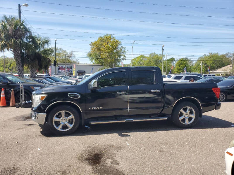 2017 Nissan Titan SV