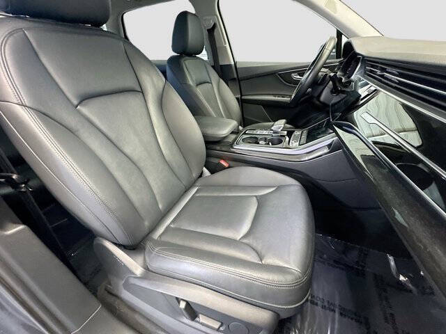 2022 Audi Q7 quattro Premium Plus 55 TFSI