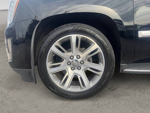 2018 Cadillac Escalade ESV Luxury