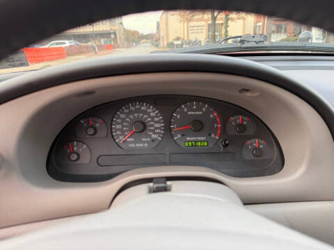 2004 Ford Mustang GT Deluxe