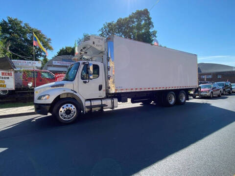 2005 Freightliner M2 106