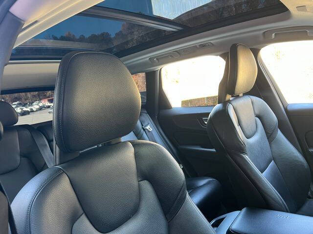 2018 Volvo XC60 T5 Momentum