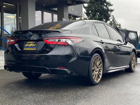 2024 Toyota Camry Hybrid SE