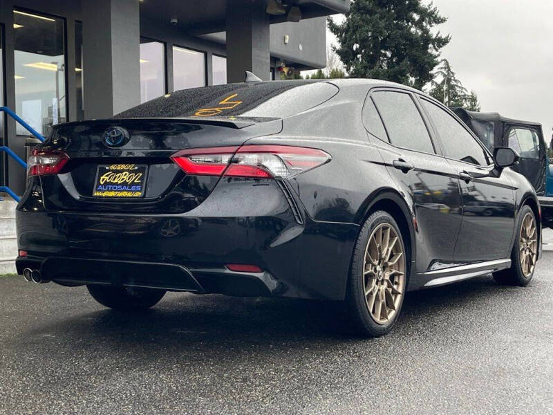 2024 Toyota Camry Hybrid SE